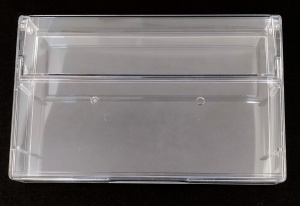 Transparent box without pins